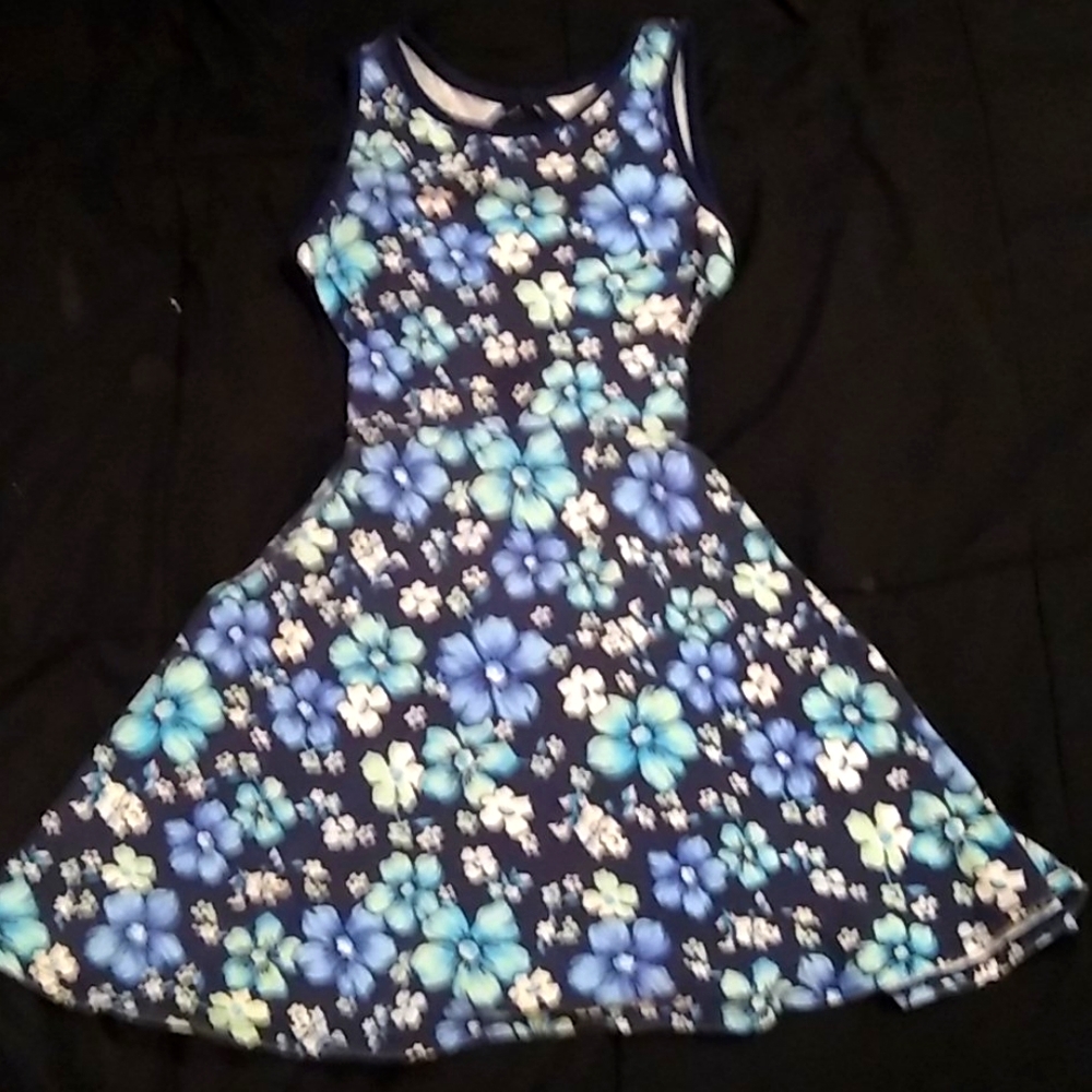 Girl's blue floral summer dress